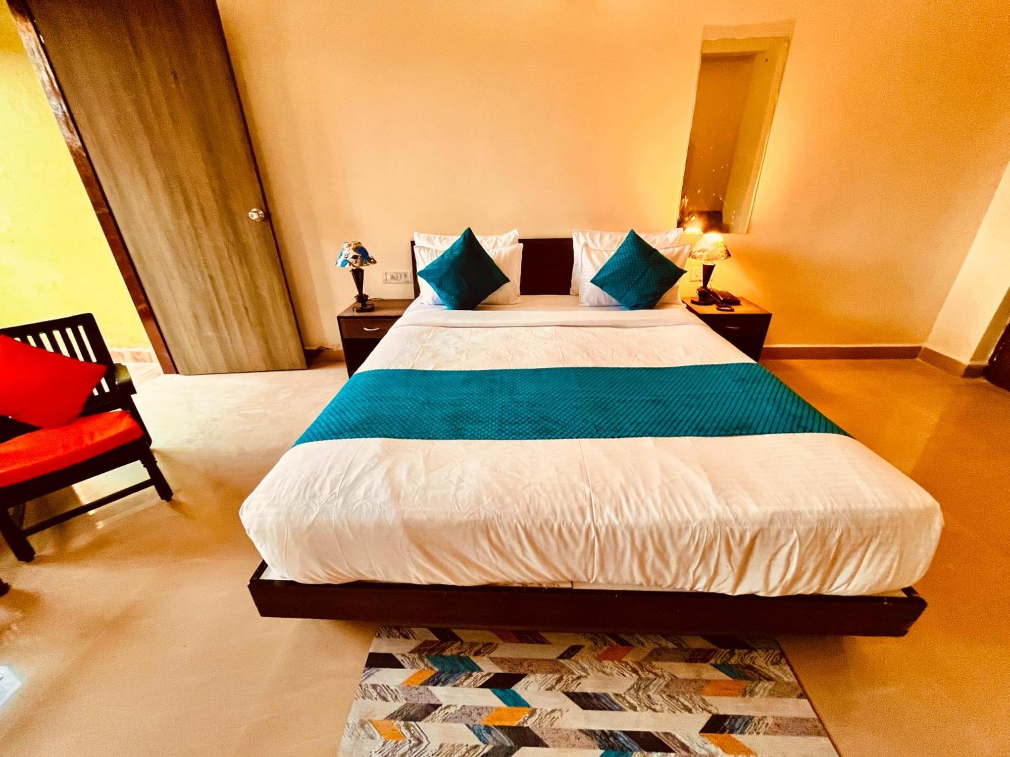 Summer Beach Resort, Goa - #Near Baga Beach #Swimming Pool #Garden #Bar #Lift #Premium Rooms #Property Of The Year #70565-84665 Calangute Esterno foto
