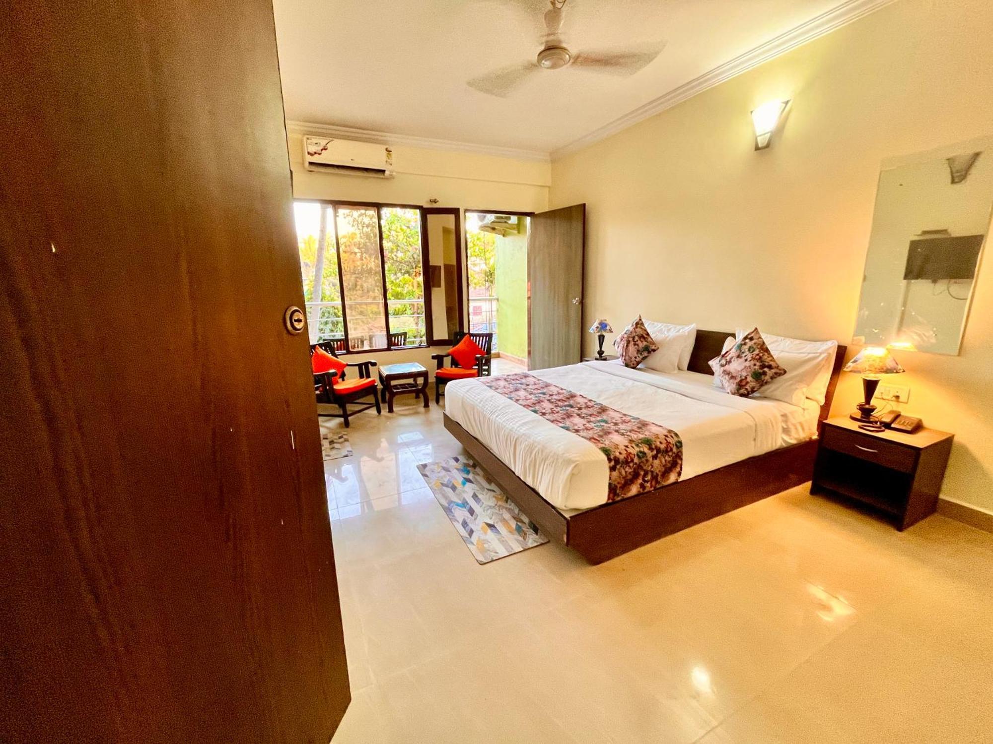 Summer Beach Resort, Goa - #Near Baga Beach #Swimming Pool #Garden #Bar #Lift #Premium Rooms #Property Of The Year #70565-84665 Calangute Esterno foto