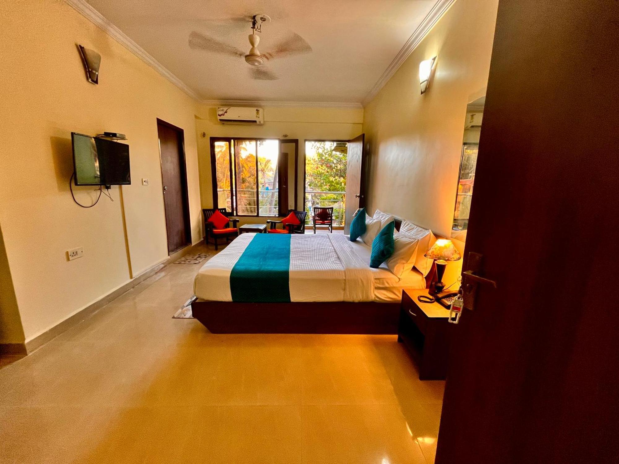 Summer Beach Resort, Goa - #Near Baga Beach #Swimming Pool #Garden #Bar #Lift #Premium Rooms #Property Of The Year #70565-84665 Calangute Esterno foto