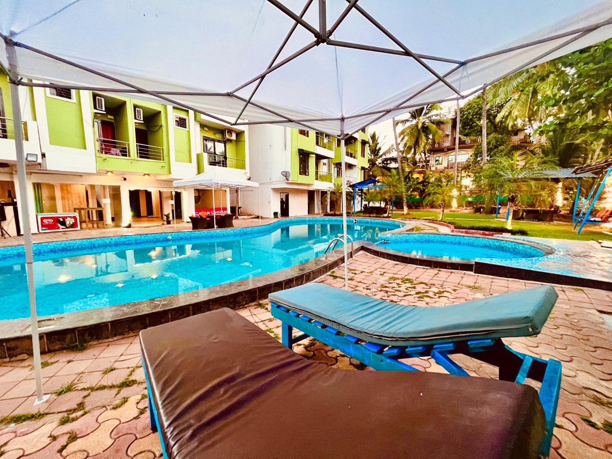 Summer Beach Resort, Goa - #Near Baga Beach #Swimming Pool #Garden #Bar #Lift #Premium Rooms #Property Of The Year #70565-84665 Calangute Esterno foto