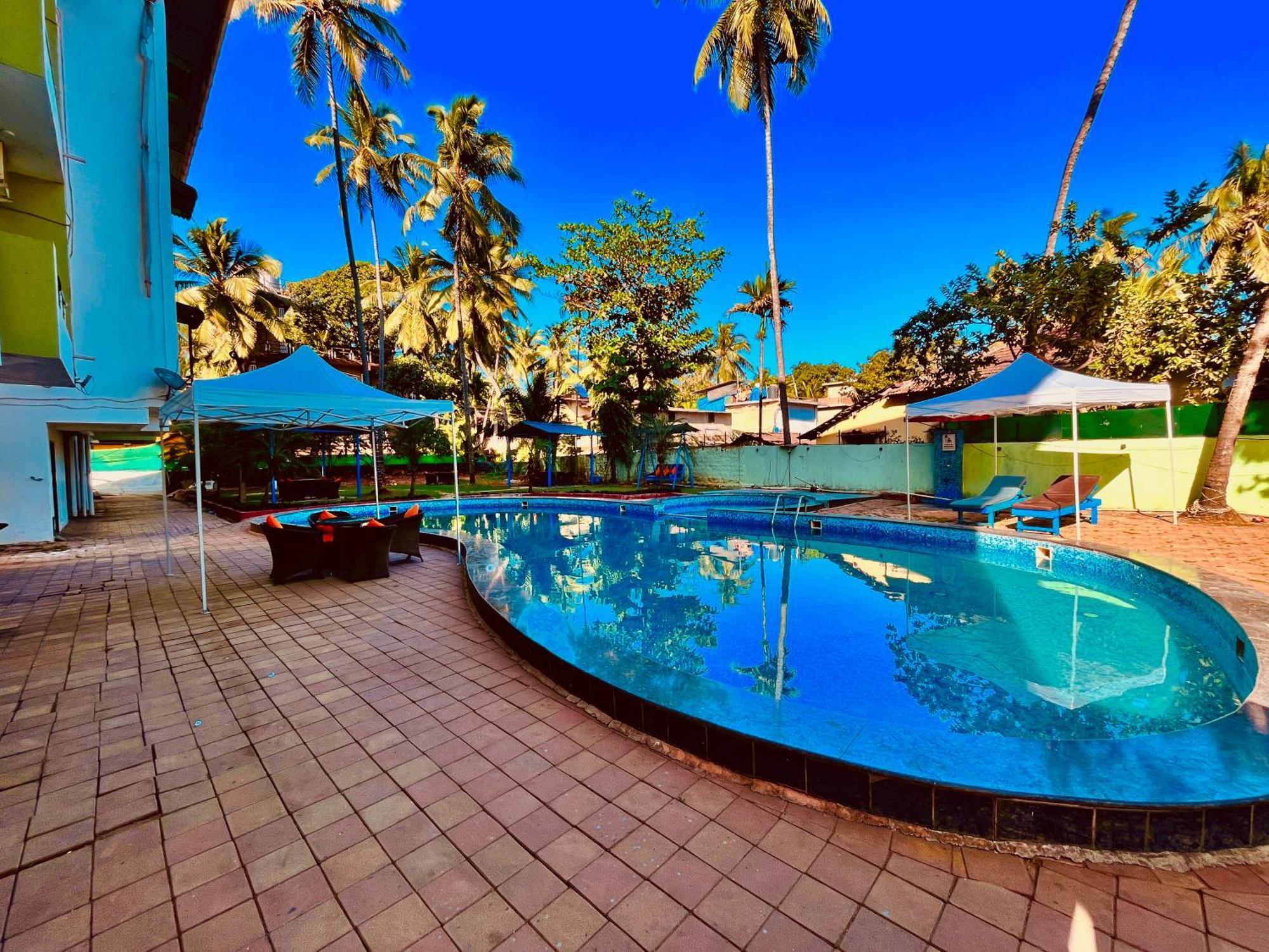 Summer Beach Resort, Goa - #Near Baga Beach #Swimming Pool #Garden #Bar #Lift #Premium Rooms #Property Of The Year #70565-84665 Calangute Esterno foto
