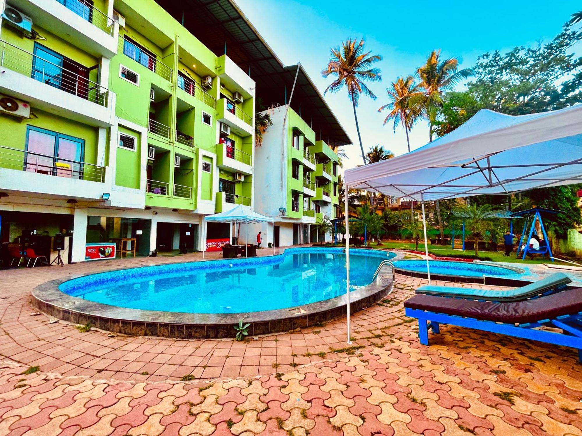 Summer Beach Resort, Goa - #Near Baga Beach #Swimming Pool #Garden #Bar #Lift #Premium Rooms #Property Of The Year #70565-84665 Calangute Esterno foto