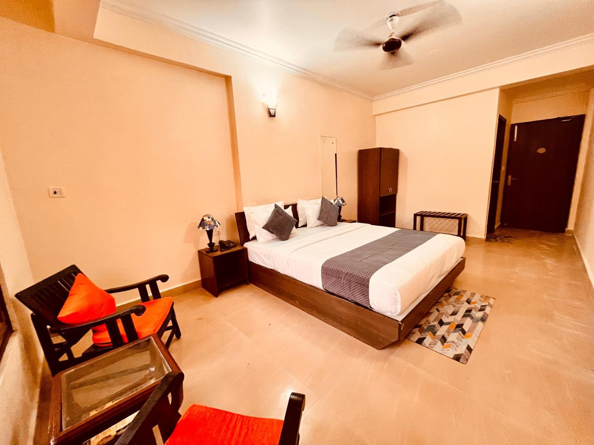 Summer Beach Resort, Goa - #Near Baga Beach #Swimming Pool #Garden #Bar #Lift #Premium Rooms #Property Of The Year #70565-84665 Calangute Esterno foto