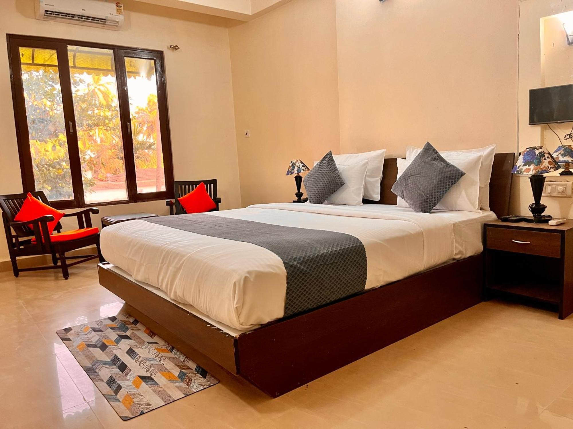 Summer Beach Resort, Goa - #Near Baga Beach #Swimming Pool #Garden #Bar #Lift #Premium Rooms #Property Of The Year #70565-84665 Calangute Esterno foto
