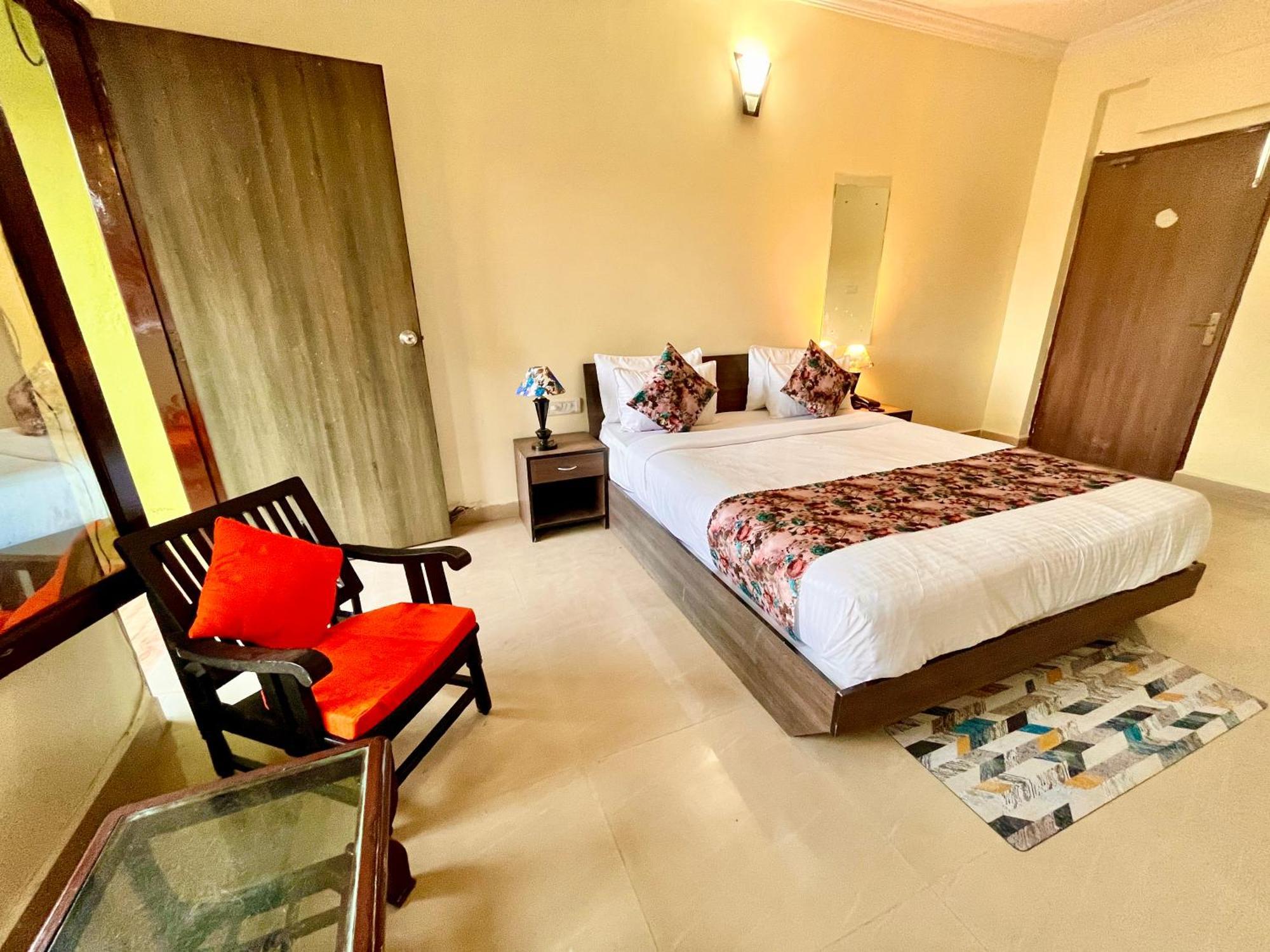 Summer Beach Resort, Goa - #Near Baga Beach #Swimming Pool #Garden #Bar #Lift #Premium Rooms #Property Of The Year #70565-84665 Calangute Esterno foto