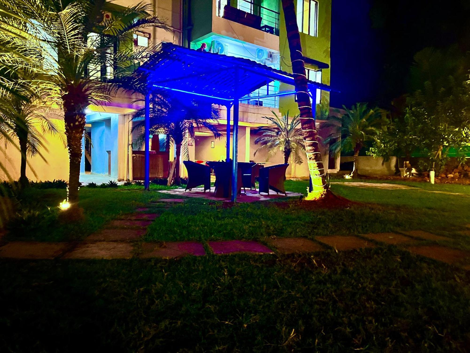 Summer Beach Resort, Goa - #Near Baga Beach #Swimming Pool #Garden #Bar #Lift #Premium Rooms #Property Of The Year #70565-84665 Calangute Esterno foto