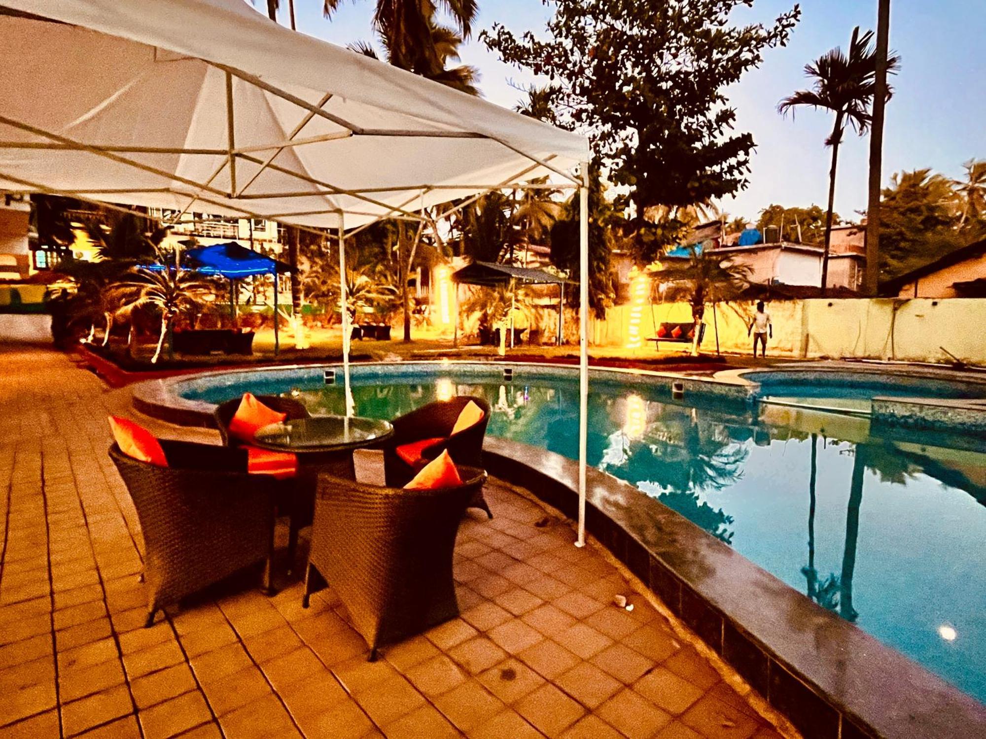 Summer Beach Resort, Goa - #Near Baga Beach #Swimming Pool #Garden #Bar #Lift #Premium Rooms #Property Of The Year #70565-84665 Calangute Esterno foto