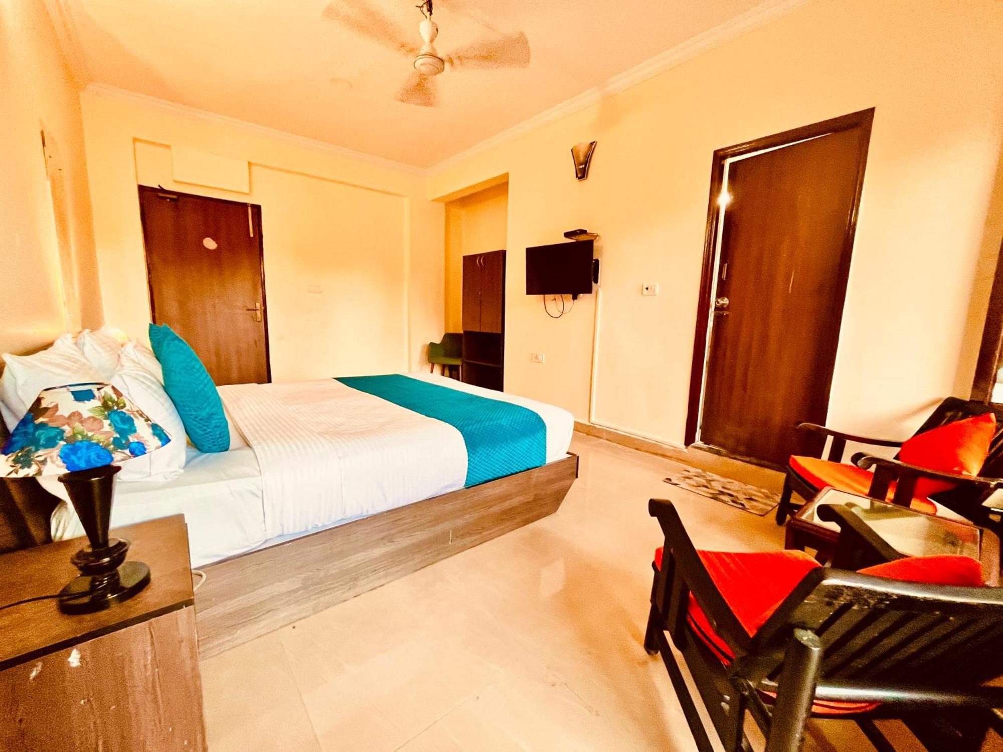 Summer Beach Resort, Goa - #Near Baga Beach #Swimming Pool #Garden #Bar #Lift #Premium Rooms #Property Of The Year #70565-84665 Calangute Esterno foto